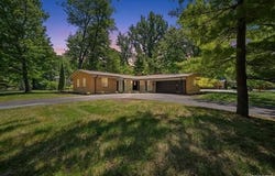 3096 Myddleton Drive, Troy, MI 48084