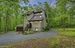 105 Chestnut Court, Lackawaxen, PA 18435