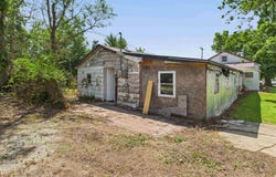 831 & 851 Elm Street, Hamilton, IL 62341