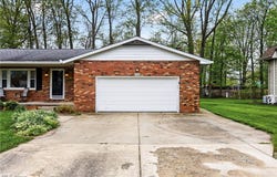 324 Old Oak Drive, Cortland, OH 44410