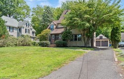 195 Rockview Ave, North Plainfield Boro, NJ 07063-1820
