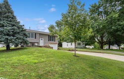 206 Main Street, Grinnell, IA 50112