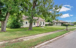 411 N 3rd Street, Wills Point, TX 75169