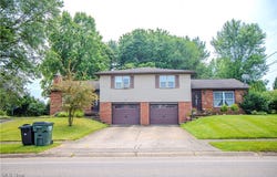 824-826 Reno Drive, Louisville, OH 44641