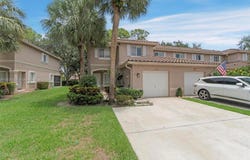 4723 Pinemore Ln, Lake Worth, FL 33463