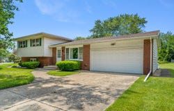 7712 Delaware Place, Merrillville, IN 46410