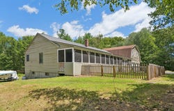 1569 Roosevelt Trail, Raymond, ME 04071