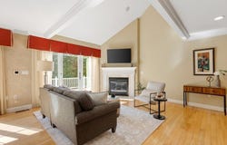 11 Swan Ln, Andover, MA 01810