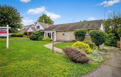 29 Barton Dr, Churchill Boro, PA 15221