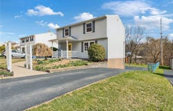 1855 IVANHOE DR, North Huntingdon, PA 15642