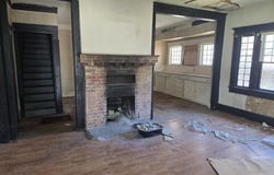 915 Stewart St, Winfield, KS 67156