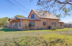 602 E Post Office St, Weimar, TX 78962