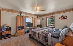 947 Broadmoore Dr, Hartford, WI 53027