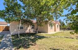 2101 Peach Tree St, Alpine, TX 79830