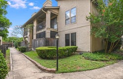 1202 Thorpe LN, San Marcos, TX 78666