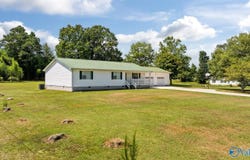 581 4th Street SW, Sylvania, AL 35988
