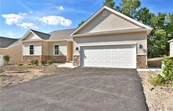 2261 Saddlebrook, Cortland, OH 44410