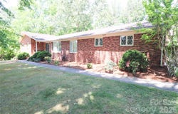 112 Forest Avenue NE, Valdese, NC 28690