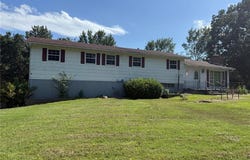 5772 State Highway 142E, Doniphan, MO 63935