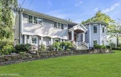 26 Crest Road, Middletown, NJ 07748