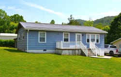 142 Mountain Crest Dr, White Sulphur Springs, WV 24986