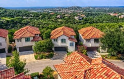 215 Honey Creek Ct, Austin, TX 78738