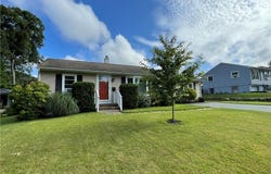 71 Glenwood Drive, North Kingstown, RI 02852