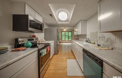 77 COUNTRY Place, Springfield, IL 62703