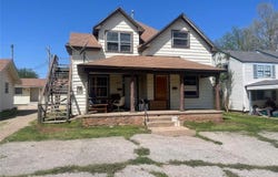 614 S 6th Street, Clinton, OK 73601