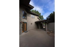 602 Dockside Cv, Hastings, NE 68901