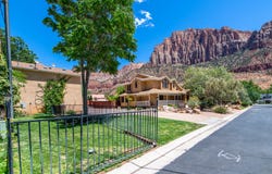 29 CANYON VIEW Dr, Springdale, UT 84767
