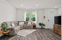 821 N 19TH Ave, Cornelius, OR 97113