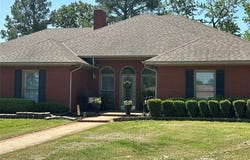 907 Briarwood Place, Durant, OK 74701