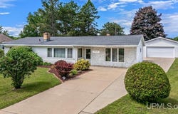 1510 S 17th, Escanaba, MI 49829