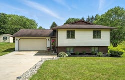 1409 Hillbrook Drive NE, Lancaster, OH 43130