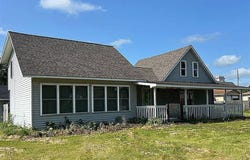17 Dakota Ave. E., Winger, MN 56592
