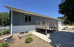 46788 278th St, Lennox, SD 57039