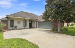 304 Hillbrooke Drive, Broussard, LA 70518