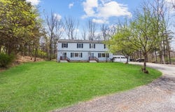 902 W Walnut Dr, Stillwater Twp., NJ 07860-4621
