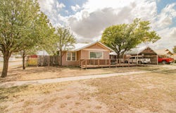 1120 Tilford Avenue, Ralls, TX 79357
