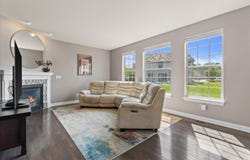 7989 S River Ct, Franklin, WI 53132
