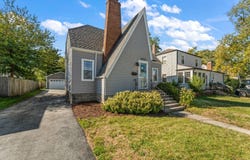 18034 Burnham Avenue, Lansing, IL 60438