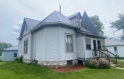 201 N Main Street, Libertyville, IA 52567
