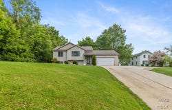 1395 3 Mile Road NW, Grand Rapids, MI 49544