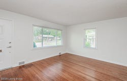 5521 Innwood Dr, Louisville, KY 40214