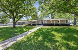 204 E 14th Street, Ottawa, KS 66067