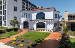 2625 E Ocean Boulevard, Long Beach, CA 90803