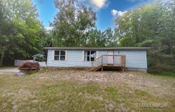 17424 Hickory Street, Spring Lake, MI 49456