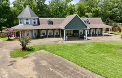 807 N Monroe Street, Clinton, MS 39056