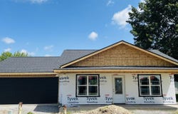 1310 Mack Avenue, Marion, IL 62959